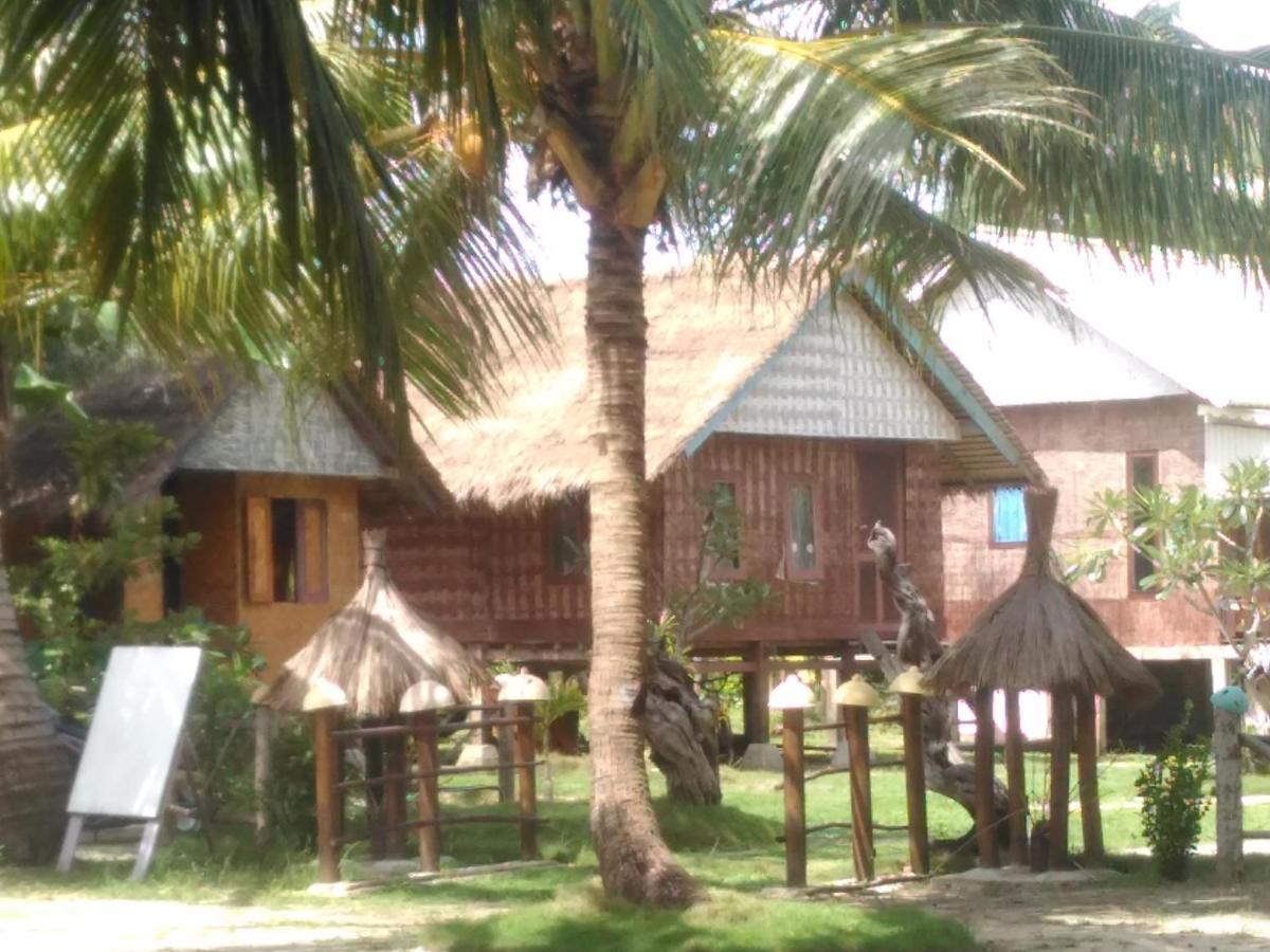 Asari Timo Cottage Karimunjawa-Inseln Exterior foto